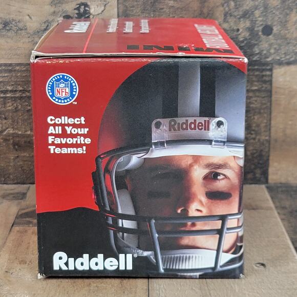 Vintage 1996 NIB Riddell Mini NFL‎ Football Helmet Tampa Bay Buccaneers - Picture 4 of 10